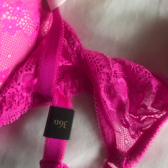 Victoria Secret Push Up Bras 36D - Picture 8 of 8
